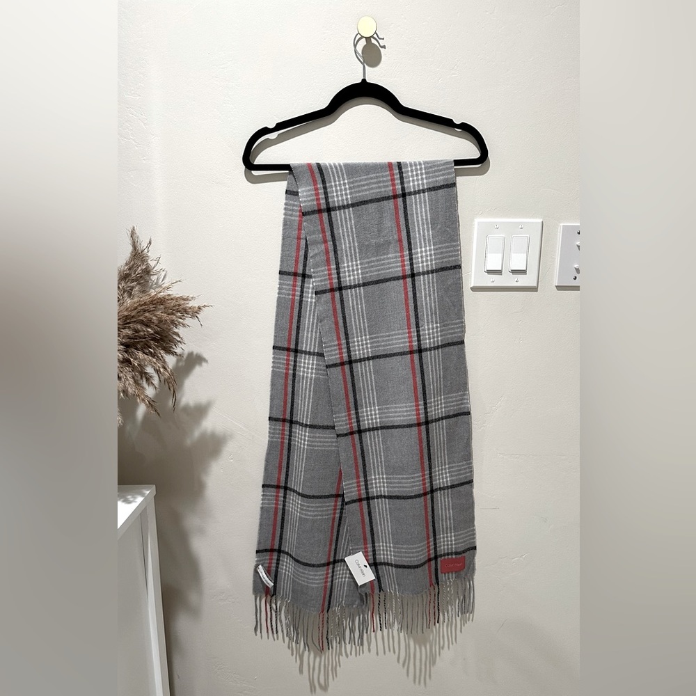 NWT Calvin Klein Gray Plaid Fringe Scarf